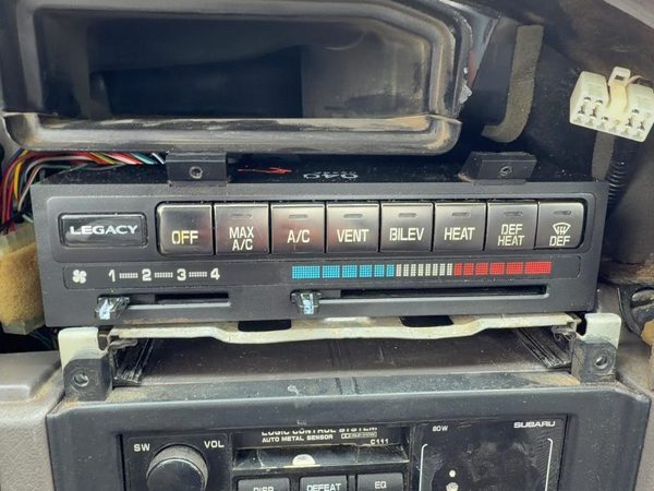 1990 Subaru Legacy Temperature Control Module In Dash Heater Ac Head Unit Oem — photo 1