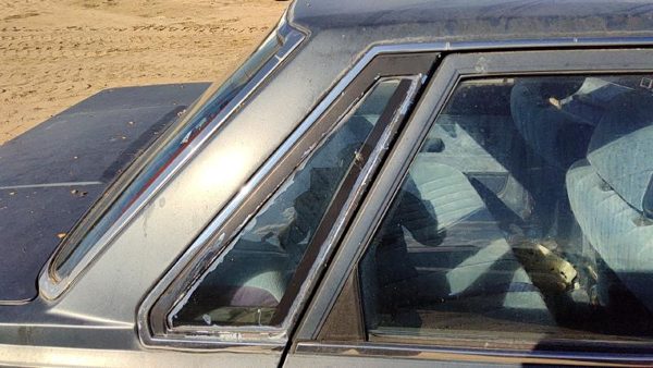 1985-1986 Toyota Camry Passenger Right Rear Quarter Glass Back Side Window Oem — photo 4