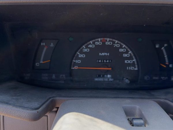 1991-1992 Isuzu Pup Speedometer Cluster Instrument Gauges Panel Oem Dash 2.6L — photo 2