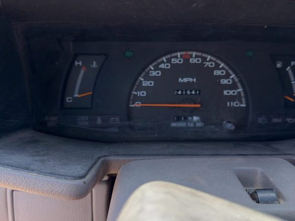 1991-1992 Isuzu Pup Speedometer Cluster Instrument Gauges Panel Oem Dash 2.6L — photo 6
