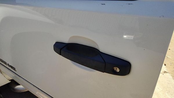 2008 Chevy Silverado 2500 Outside Door Handle LH White 50U — photo 1
