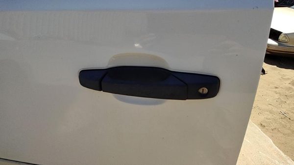 2008 Chevy Silverado 2500 Outside Door Handle LH White 50U — photo 3