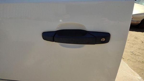 2008 Chevy Silverado 2500 Outside Door Handle LH White 50U — photo 4