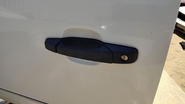 2008 Chevy Silverado 2500 Outside Door Handle LH White 50U — photo 2