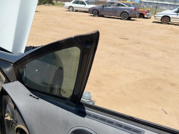 06-12 Eclipse Passenger Right Front Vent Window Small Door Glass With Frame Oem — photo 1