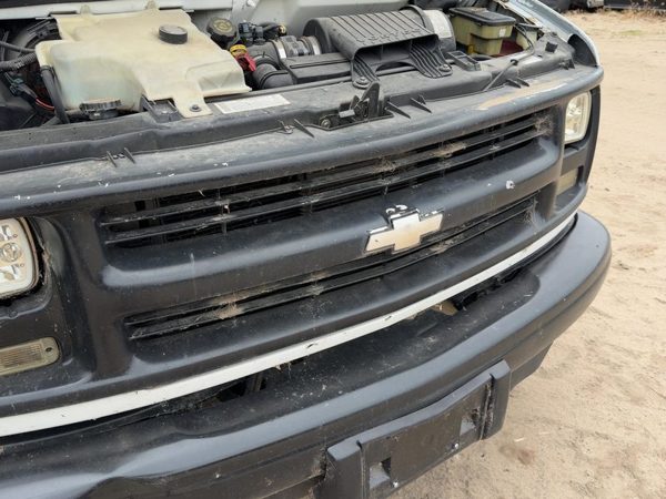 1996-2002 Chevy Express Van 2500 Front Grille Assembly Oem 15037241 — photo 2