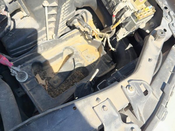 2001-2010 Ford Escape Complete Battery Box Mount Tray With Hold Down Oem 3.0L — photo 1