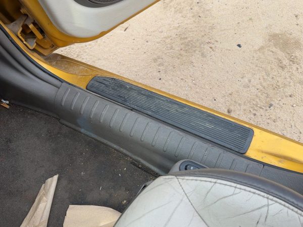 02 Pt Cruiser Passenger Right Lower Sill Step Moulding Trim Panel Taupe/Beige Fl — photo 3