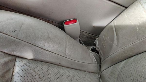 98-02 Cadillac Eldorado Driver Left Front Seat Belt Buckle Receiver Shale 155 — photo 3