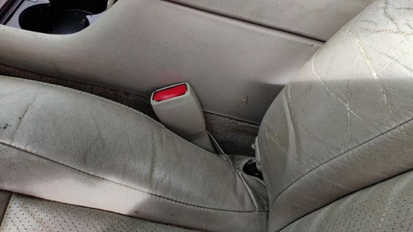 98-02 Cadillac Eldorado Driver Left Front Seat Belt Buckle Receiver Shale 155 — photo 1
