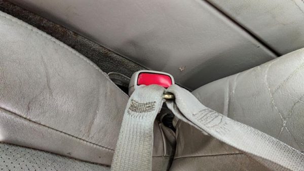 98-02 Cadillac Eldorado Driver Left Front Seat Belt Buckle Receiver Shale 155 — photo 4