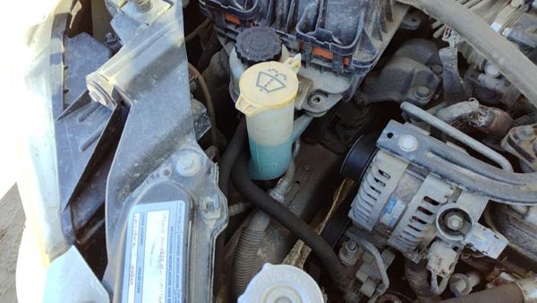 08-10 Dodge Grand Caravan Windshield Washer Fluid Reservoir With Pump Wiper Tank — photo 1
