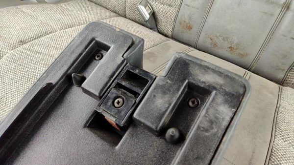 1987-1996 Jeep Cherokee Center Console Lid Only Oem Arm Rest Fold Down Gray — photo 5