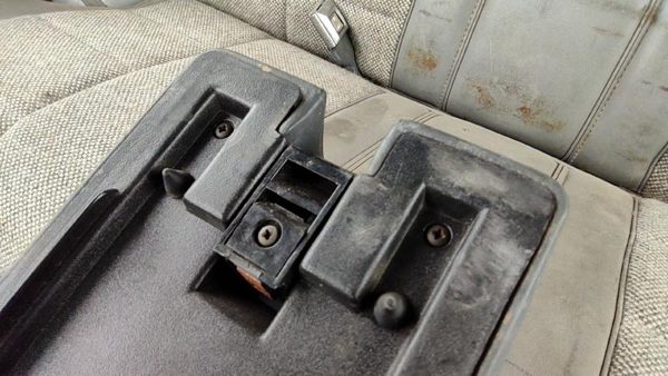 1987-1996 Jeep Cherokee Center Console Lid Only Oem Arm Rest Fold Down Gray — photo 6