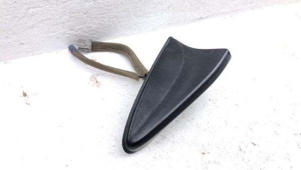 2016-2017 Hyundai Tucson Antenna Assembly Oem Gps Navigation Roof Fin 96240D3100 — photo 1