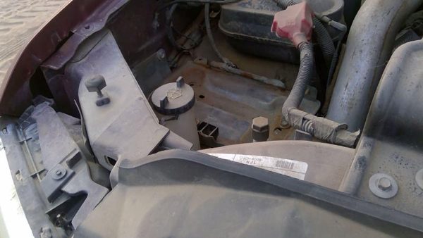 1999-2007 F350 Super Duty Windshield Washer Fluid Reservoir With Pump Wiper Tank — photo 1