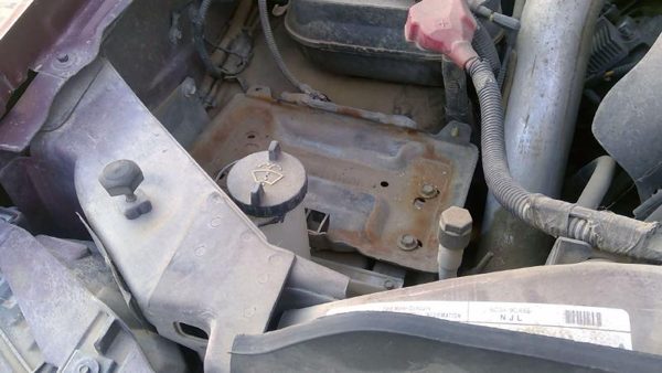 1999-2007 F350 Super Duty Windshield Washer Fluid Reservoir With Pump Wiper Tank — photo 5