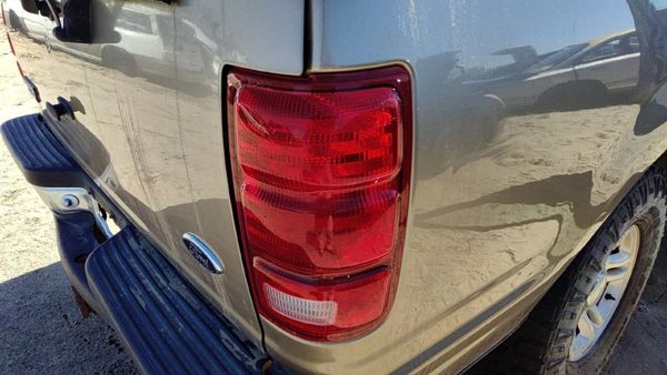 1997-2002 Ford Expedition Passenger Right Tail Light Brake Lamp Oem Rear — photo 1