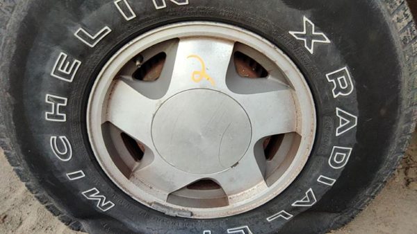 1992-1999 Chevy Suburban 16 Aluminum Wheel Oem Factory Rim 4X4 #2 12360532 — photo 1