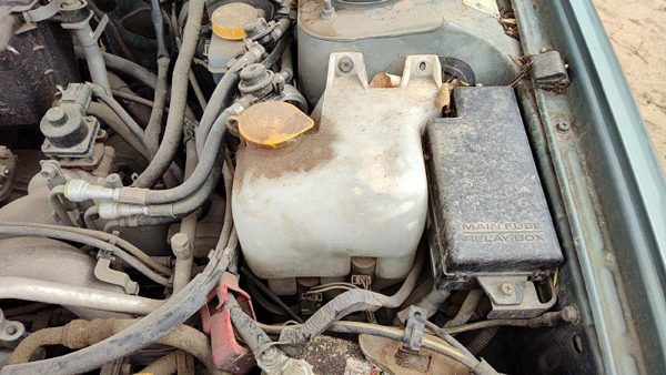 00-04 Legacy Outback Windshield Washer Fluid Reservoir With Pump Oem Wiper Tank — photo 3