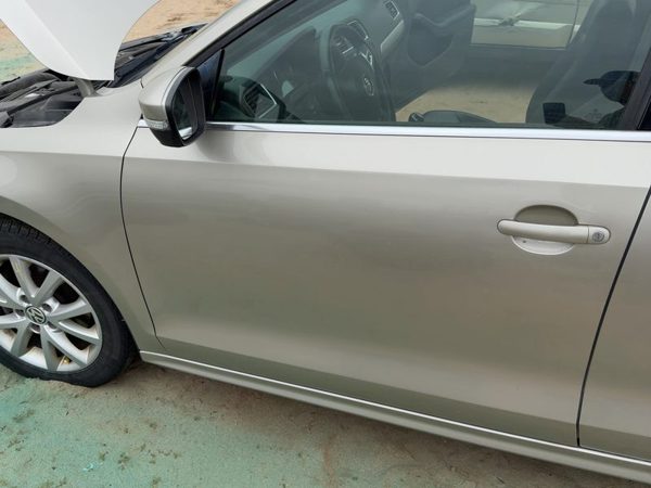 2014 Volkswagen Jetta Front Door LH Beige — photo 2