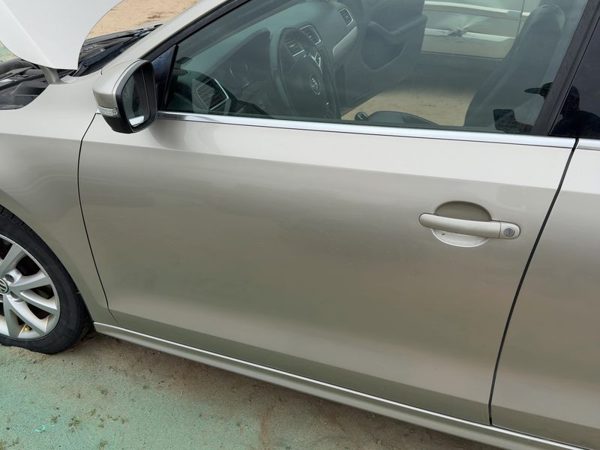 2014 Volkswagen Jetta Front Door LH Beige — photo 3
