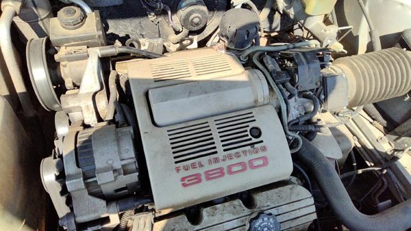 1990 Oldsmobile Delta 88 Engine Cover 3.8L — photo 4