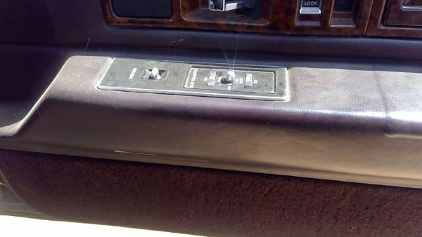 1993 Cadillac Fleetwood Passenger Right Front Inside Door Trim Panel Only Maroon — photo 6