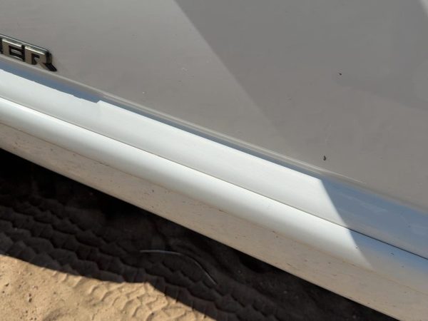 02-05 S10 Blazer Driver Left Front Moulding From Door Oem Trim Strip White 50U — photo 4