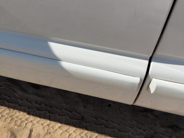02-05 S10 Blazer Driver Left Front Moulding From Door Oem Trim Strip White 50U — photo 7