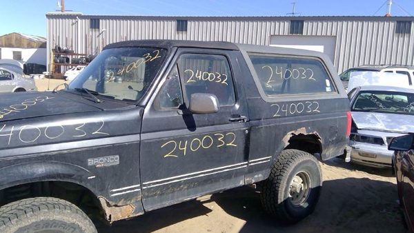 1995 Ford Bronco — vehicle photo 10