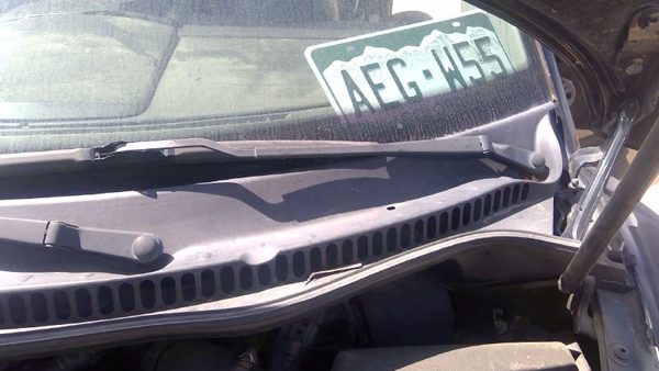 2001 Vw Beetle (type 1) Wiper Arm — photo 2