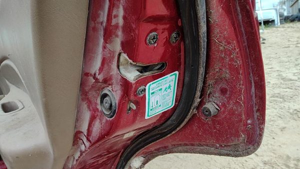 1997-2002 Ford Escort Passenger Right Rear Door Latch With Rods/Cables Oem Back — photo 2