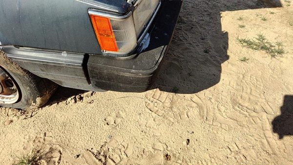 1983-1986 Toyota Camry Front Bumper Cover Assembly Oem 5211932080 — photo 7