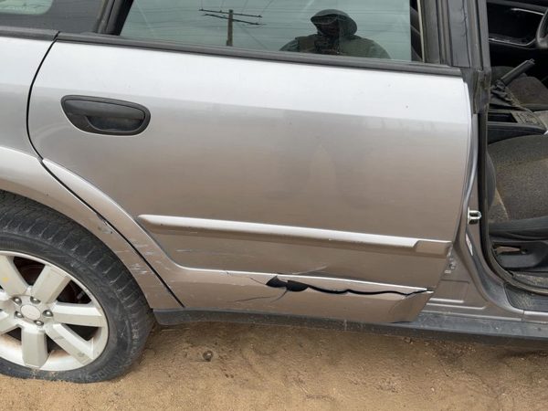 2009 Subaru Legacy Rear Door RH Silver Slq — photo 1