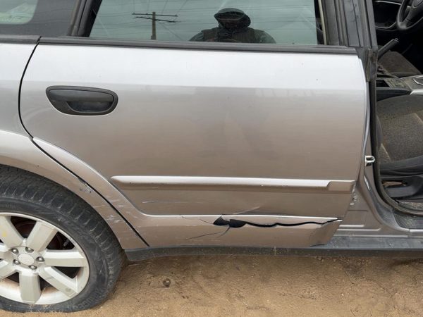 2009 Subaru Legacy Rear Door RH Silver Slq — photo 2