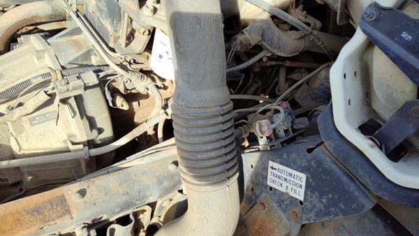 1992-1998 Isuzu Npr Air Intake Tube From Filter Box Oem 4Bd2 3.9L Damaged — photo 4
