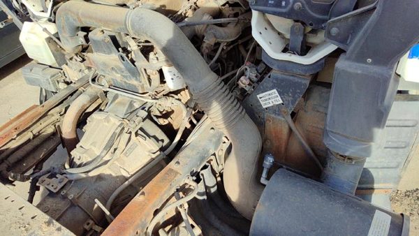 1992-1998 Isuzu Npr Air Intake Tube From Filter Box Oem 4Bd2 3.9L Damaged — photo 2