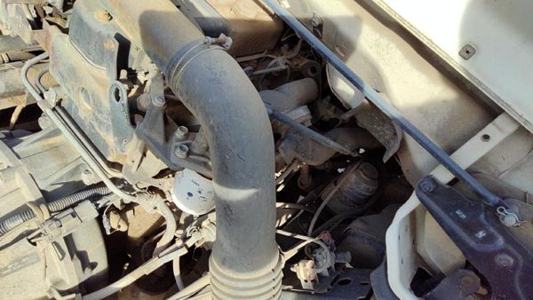 1992-1998 Isuzu Npr Air Intake Tube From Filter Box Oem 4Bd2 3.9L Damaged — photo 5