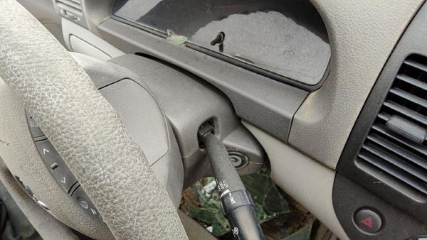 2005 Toyota Camry Steering Column No Key — photo 4