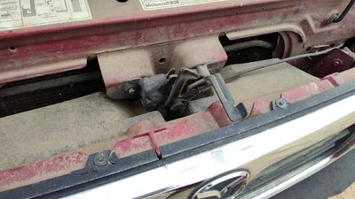 1998-2001 Mazda B2500 Hood Latch Assembly With Bracket Oem