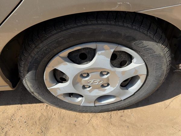 2001-2003 Hyundai Elantra Wheel Cover 6 Spoke 529602D100 — photo 2