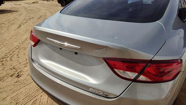 2015 Chrysler 200 Trunk/decklid/hatch/tailgate Billet Silver Psc — photo 2