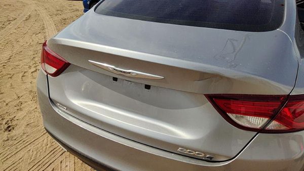 2015 Chrysler 200 Trunk/decklid/hatch/tailgate Billet Silver Psc — photo 4