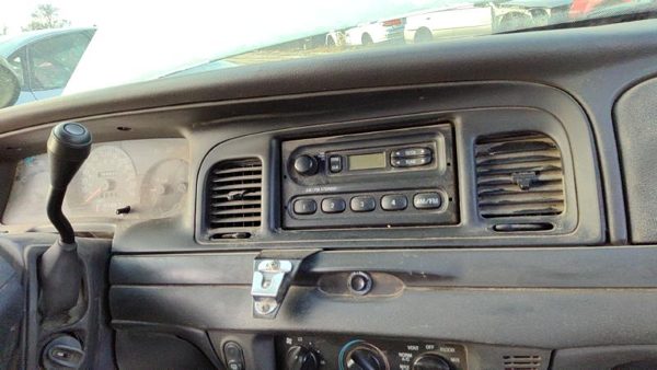 2005-2011 Ford Crown Vic Trim Bezel Around Speedometer Oem Dash Surround Panel — photo 2