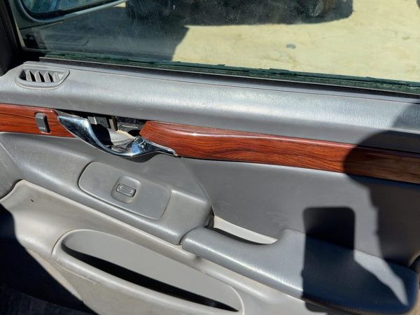 2005 Cadillac Deville Front Door Trim Panel RH Gray 142 — photo 4