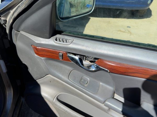 2005 Cadillac Deville Front Door Trim Panel RH Gray 142 — photo 6