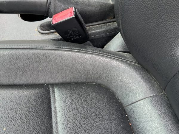 2011-2017 Vw Jetta Driver Left Front Seat Belt Buckle Receiver Oem Black — photo 1
