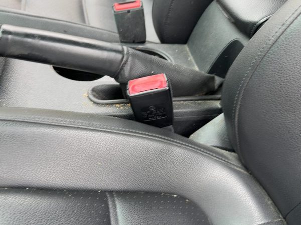 2011-2017 Vw Jetta Driver Left Front Seat Belt Buckle Receiver Oem Black — photo 4