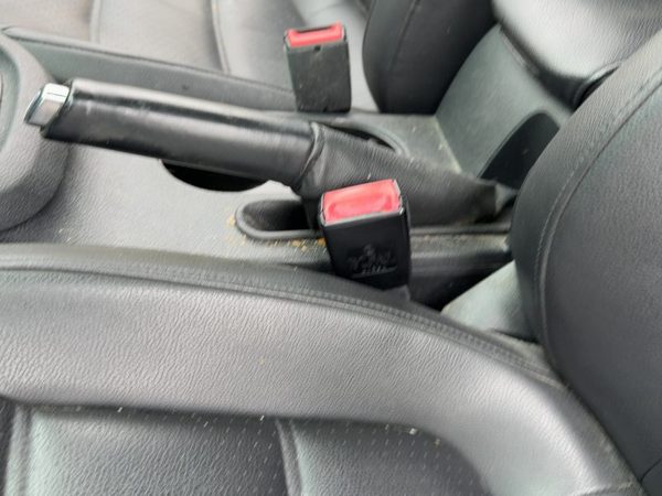 2011-2017 Vw Jetta Driver Left Front Seat Belt Buckle Receiver Oem Black — photo 3